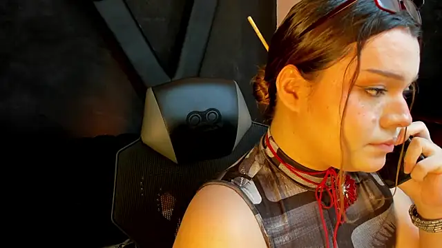 Snapshot of Maxxxine1 chatting on 09/23/25, 09:18 Maxxxine1 online show from 09/23/25, 09:18