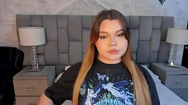 Snapshot of Maxxxine1 chatting on 10/29/25, 05:20 Maxxxine1 online show from 10/29/25, 05:20