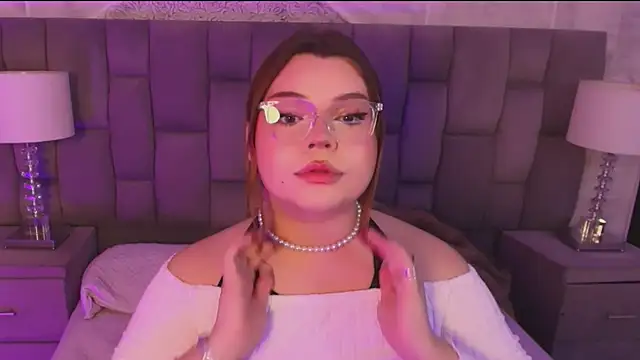 Snapshot of Maxxxine1 chatting on 11/11/25, 07:30 Maxxxine1 online show from 11/11/25, 07:30