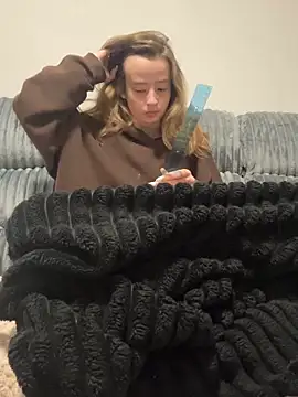 Snapshot of SeccySerena chatting on 10/24/25, 02:24 SeccySerena online show from 10/24/25, 02:24