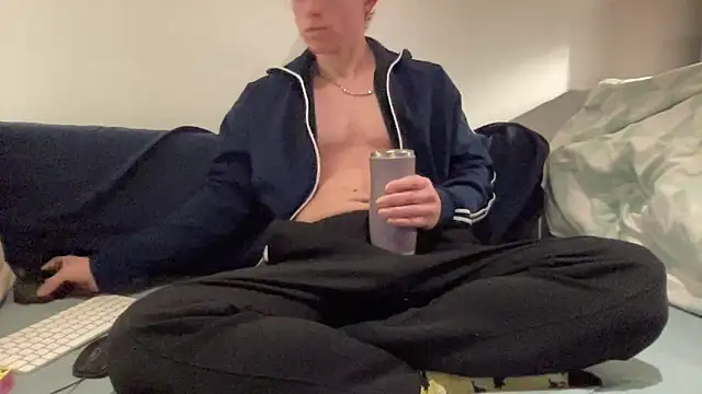 ee 000 online show from 10/25/25, 05:30