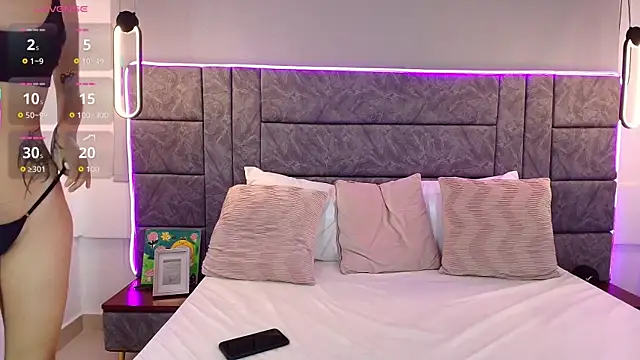 abril  lee   online show from 10/07/25, 07:33