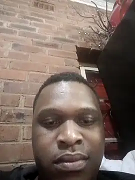 Moet Chandon online show from 11/09/25, 11:25