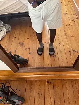 Snapshot of Zoomand chatting on 11/09/25, 01:53 Zoomand online show from 11/09/25, 01:53