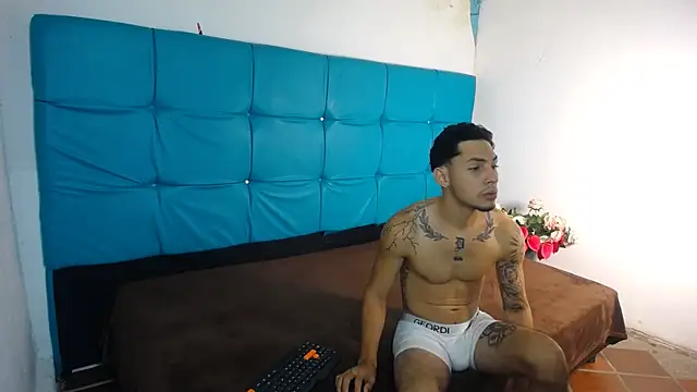 Bunny Petit online show from 10/29/25, 09:44