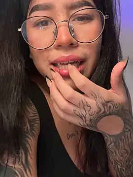 Liz rogers x online show from 12/05/25, 04:10