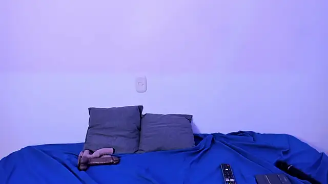 Renata reyes11 online show from 10/19/25, 04:02