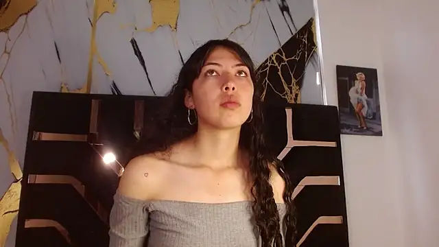 malejahotcs01 online show from 09/19/25, 12:28