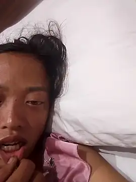 Snapshot of optra34 chatting on 10/04/25, 05:22 optra34 online show from 10/04/25, 05:22