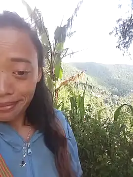 Snapshot of optra34 chatting on 10/17/25, 02:04 optra34 online show from 10/17/25, 02:04