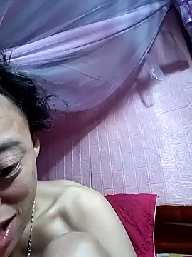 Snapshot of optra34 chatting on 11/22/25, 11:53 optra34 online show from 11/22/25, 11:53