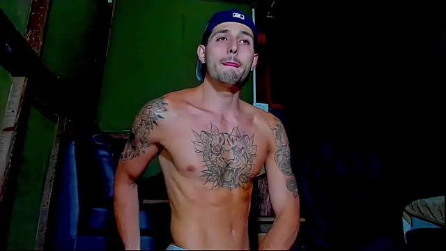 alejo  323   online show from 07/06/26, 02:52
