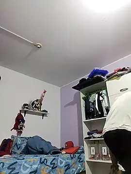 Snapshot of Lale-Adrian chatting on 12/17/25, 11:55 Lale-Adrian online show from 12/17/25, 11:55