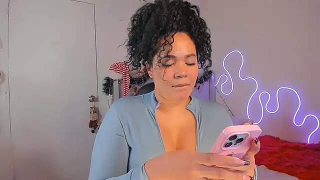 Snapshot of kristal_benet chatting on 12/16/24, 04:16 kristal benet online show from 12/16/24, 04:16