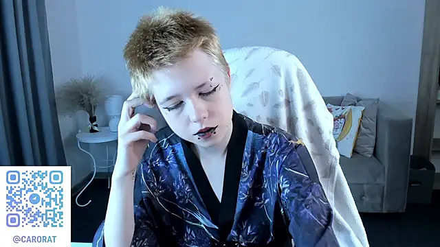 Snapshot of CarolineRichter chatting on 09/19/25, 02:02 CarolineRichter online show from 09/19/25, 02:02