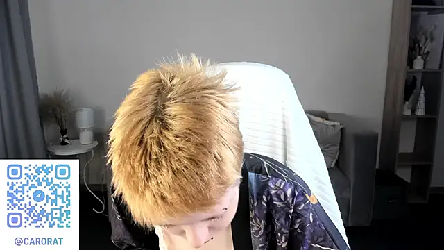 Snapshot of CarolineRichter chatting on 09/20/25, 02:23 CarolineRichter online show from 09/20/25, 02:23