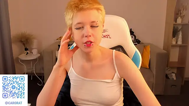 Snapshot of CarolineRichter chatting on 09/27/25, 10:26 CarolineRichter online show from 09/27/25, 10:26