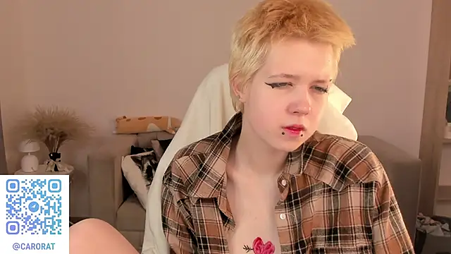 Snapshot of CarolineRichter chatting on 09/30/25, 02:22 CarolineRichter online show from 09/30/25, 02:22