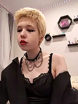 Snapshot of CarolineRichter chatting on 10/02/25, 11:23 CarolineRichter online show from 10/02/25, 11:23