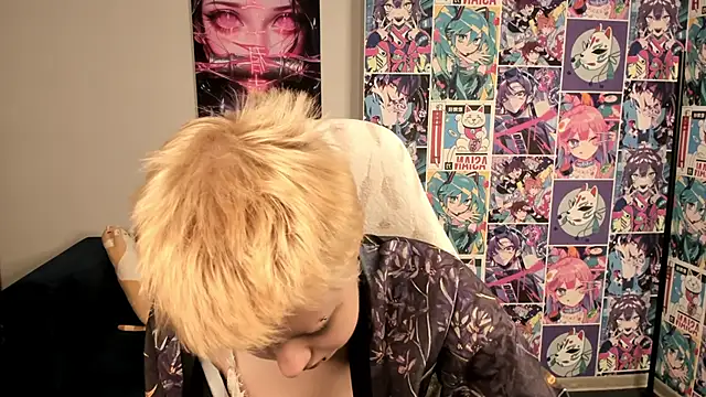 Snapshot of CarolineRichter chatting on 10/06/25, 03:04 CarolineRichter online show from 10/06/25, 03:04