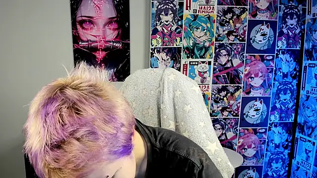 Snapshot of CarolineRichter chatting on 10/17/25, 03:20 CarolineRichter online show from 10/17/25, 03:20