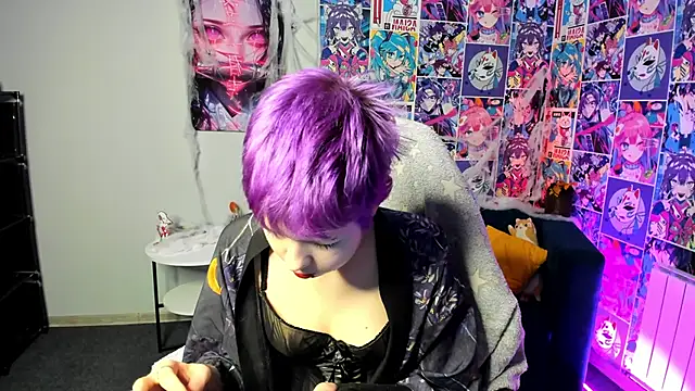 Snapshot of CarolineRichter chatting on 10/27/25, 03:32 CarolineRichter online show from 10/27/25, 03:32