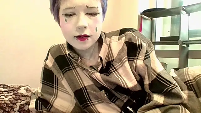 Snapshot of CarolineRichter chatting on 10/30/25, 07:43 CarolineRichter online show from 10/30/25, 07:43