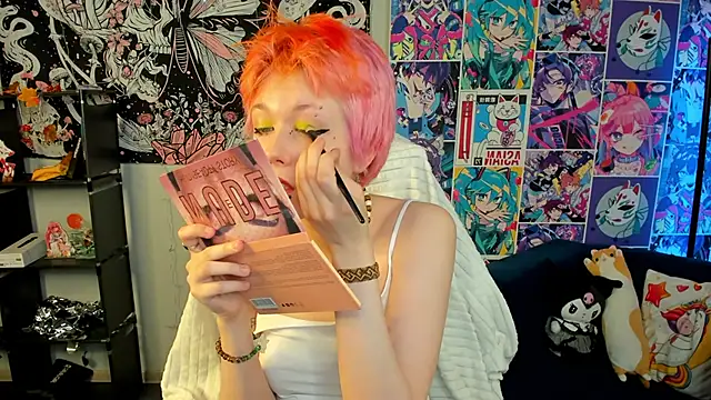 CarolineRichter online show from 11/30/25, 11:09