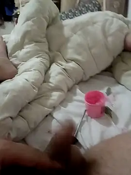 qwenqq online show from 10/25/25, 10:26