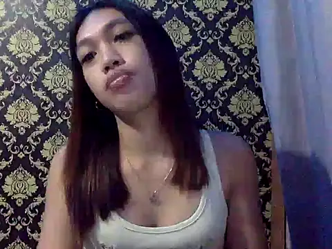 Snapshot of your_wifey chatting on 10/23/25, 12:26 your wifey online show from 10/23/25, 12:26