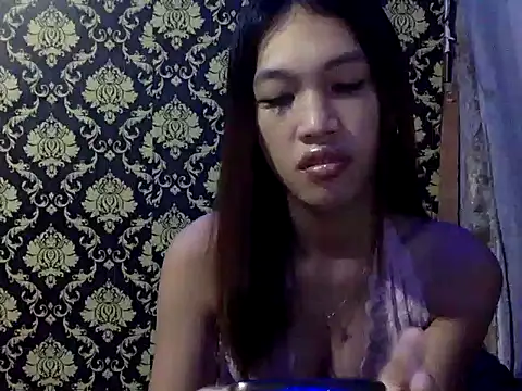 Snapshot of your_wifey chatting on 11/07/25, 12:49 your wifey online show from 11/07/25, 12:49