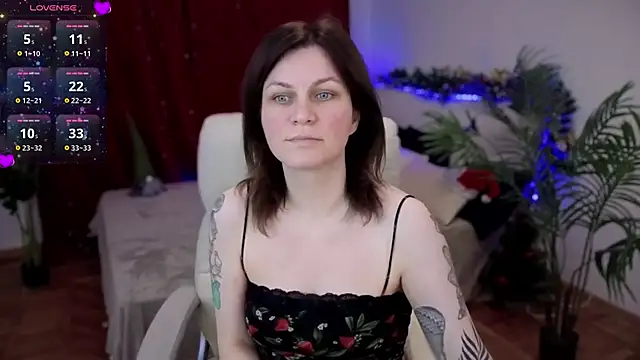 TinaMelt online show from 11/21/25, 08:29