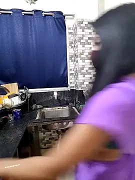 priya 26 online show from 11/11/25, 08:25