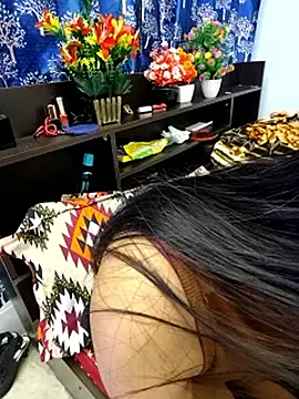 priya 26 online show from 12/15/25, 11:53