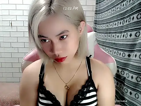 Snapshot of Rainea149 chatting on 10/06/25, 04:32 Rainea149 online show from 10/06/25, 04:32