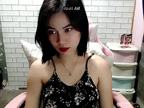 Snapshot of Rainea149 chatting on 02/22/26, 04:05 Rainea149 online show from 02/22/26, 04:05