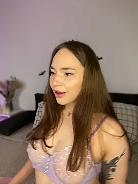 Snapshot of AlexaSpark_ chatting on 11/06/25, 03:57 AlexaSpark online show from 11/06/25, 03:57