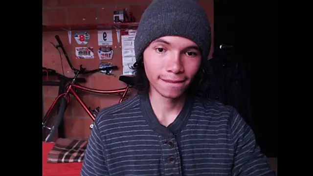 Xoxo Smiles online show from 09/24/25, 08:45