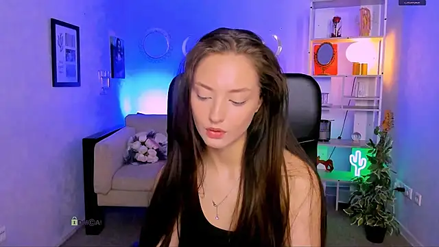 eva smiith  online show from 06/22/26, 05:37