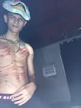 Snapshot of God_Eros_23cm chatting on 10/31/25, 11:17 God Eros 23cm online show from 10/31/25, 11:17