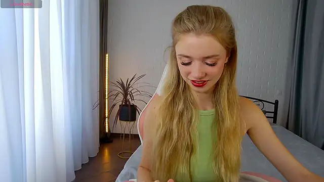 KelsiWest online show from 09/21/25, 05:31