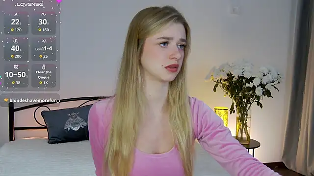 KelsiWest online show from 10/23/25, 01:32