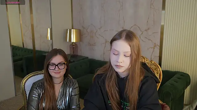 Esmie Smile online show from 10/01/25, 11:05