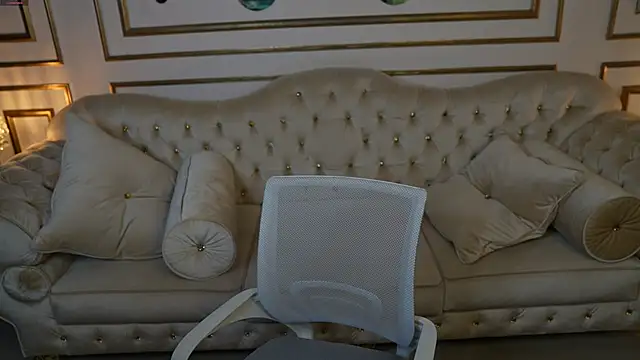 Esmie Smile online show from 10/09/25, 07:01