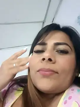 Snapshot of camila_rogue chatting on 10/25/25, 01:46 camila rogue online show from 10/25/25, 01:46