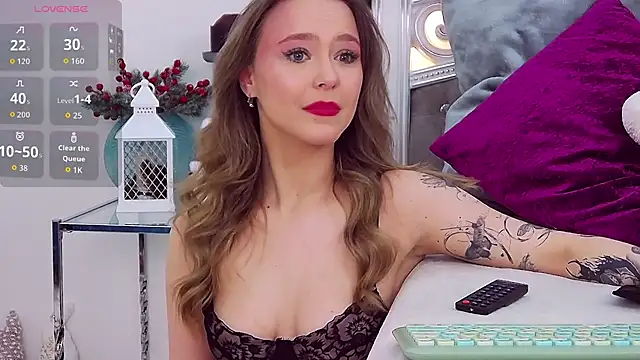 Snapshot of EvaMenders chatting on 12/14/25, 04:34 EvaMenders online show from 12/14/25, 04:34