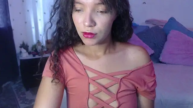 Snapshot of mia_blue01 chatting on 09/27/25, 05:18 mia blue01 online show from 09/27/25, 05:18