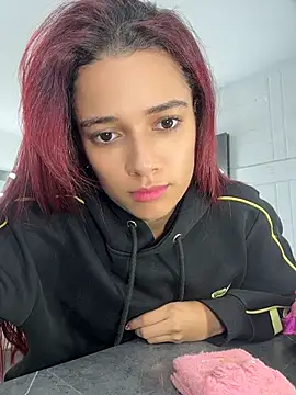 amber sparkle online show from 07/01/26, 12:29