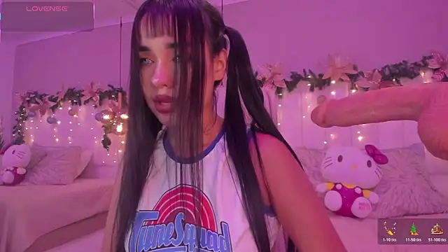 Snapshot of Rachell_Ross_ chatting on 12/15/25, 08:13 Rachell Ross online show from 12/15/25, 08:13