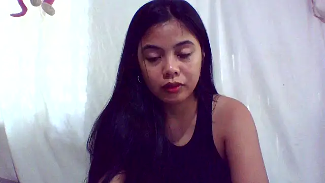 Snapshot of sweet_heaven00 chatting on 10/14/25, 02:12 sweet heaven00 online show from 10/14/25, 02:12